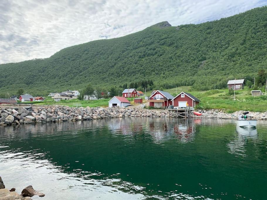Leilighet I Rorbu Pa Kaldfarnes - Yttersia Senja Exteriér fotografie
