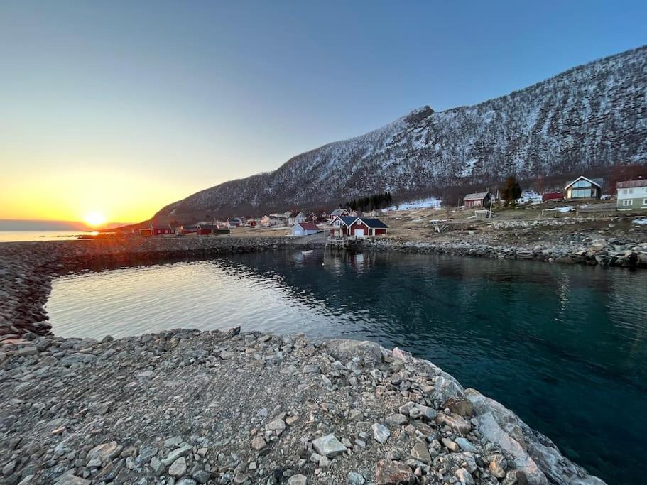 Leilighet I Rorbu Pa Kaldfarnes - Yttersia Senja Exteriér fotografie